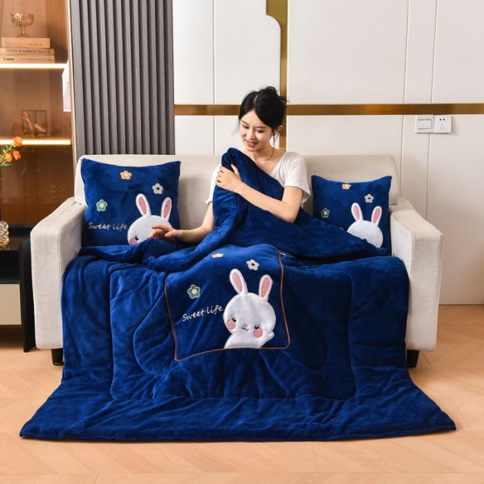Coussin-couverture “Teddy Dream” – Douceur et confort pour petits et grands