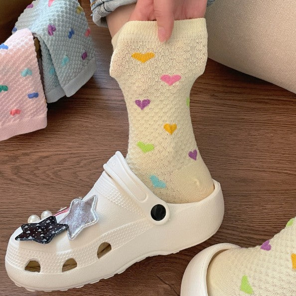 Chaussettes douces avec petits cœurs en relief – Confortables et mignonnes