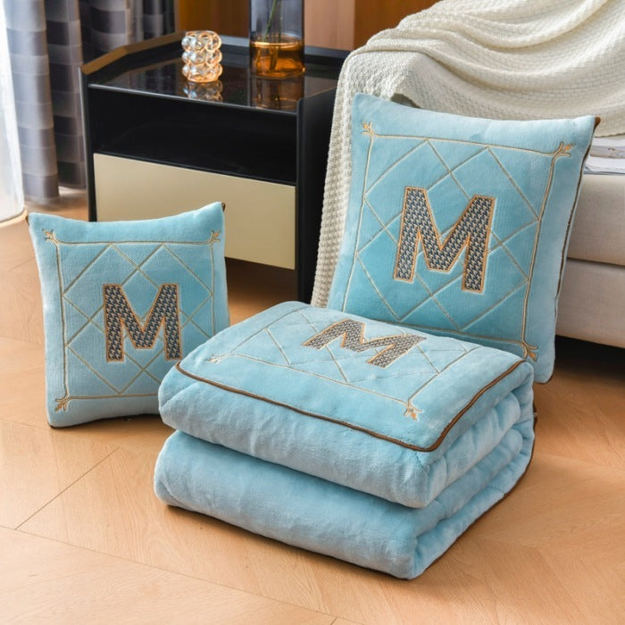 Coussin-couverture “Teddy Dream” – Douceur et confort pour petits et grands