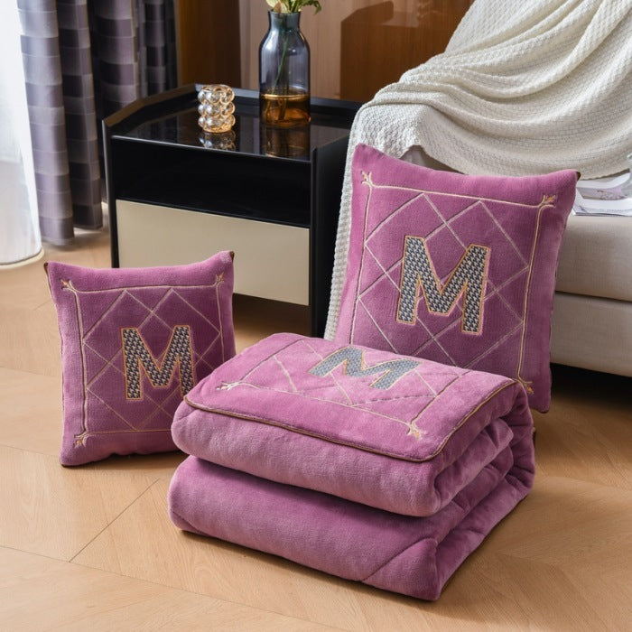 Coussin-couverture “Teddy Dream” – Douceur et confort pour petits et grands