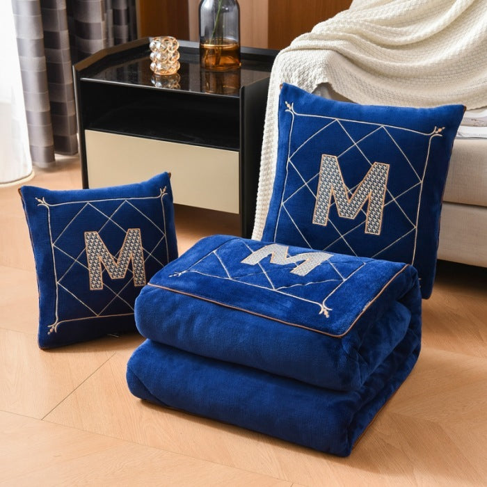 Coussin-couverture “Teddy Dream” – Douceur et confort pour petits et grands