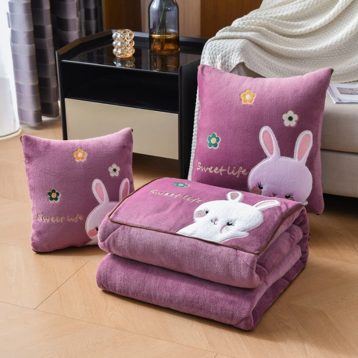Coussin-couverture “Teddy Dream” – Douceur et confort pour petits et grands